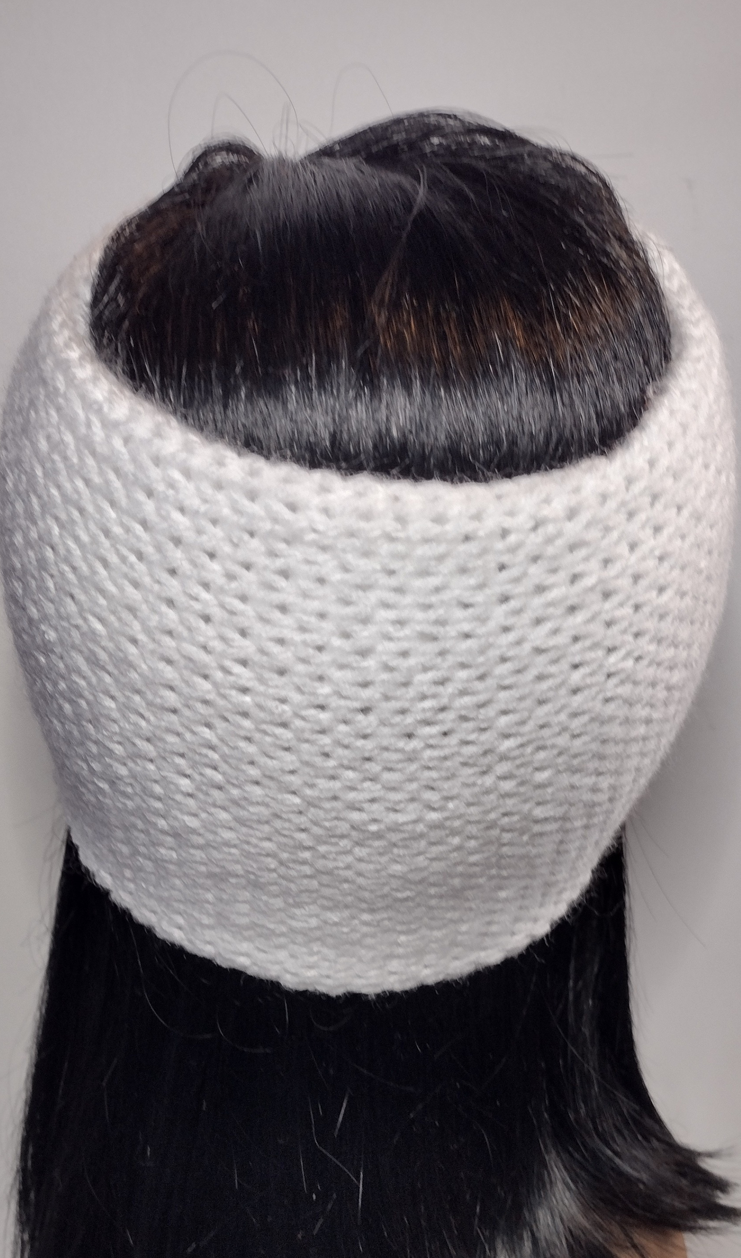 Blk Lotus Co White Twist Knit Headband: Timeless Elegance and Winter Comfort