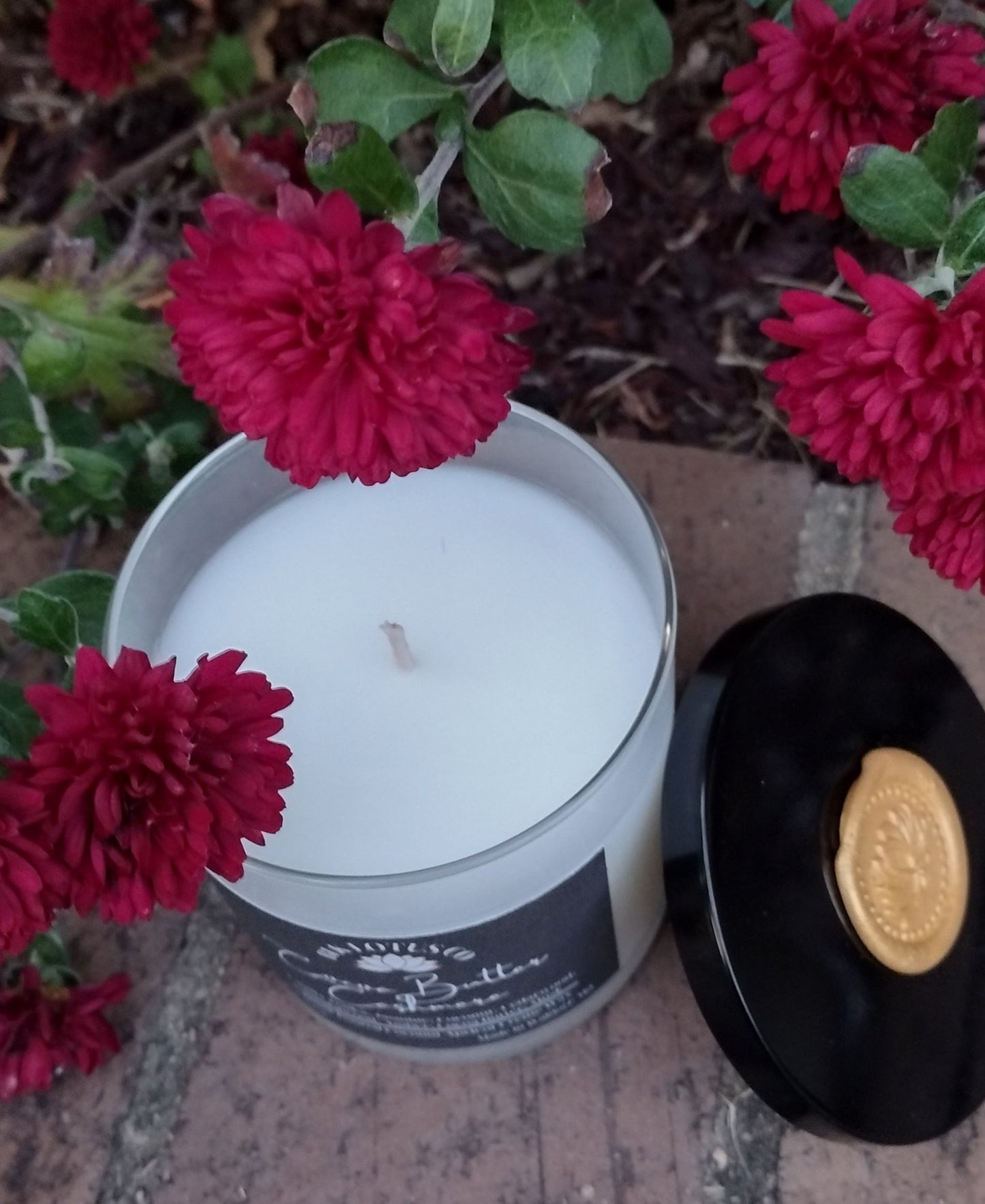 8oz Cocoa Butter Cashmere Delight: Hand-Poured Luxury Candle